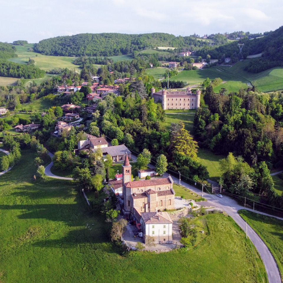 Gira in bici tra i castelli e vigneti della Val Tidone e Val Luretta